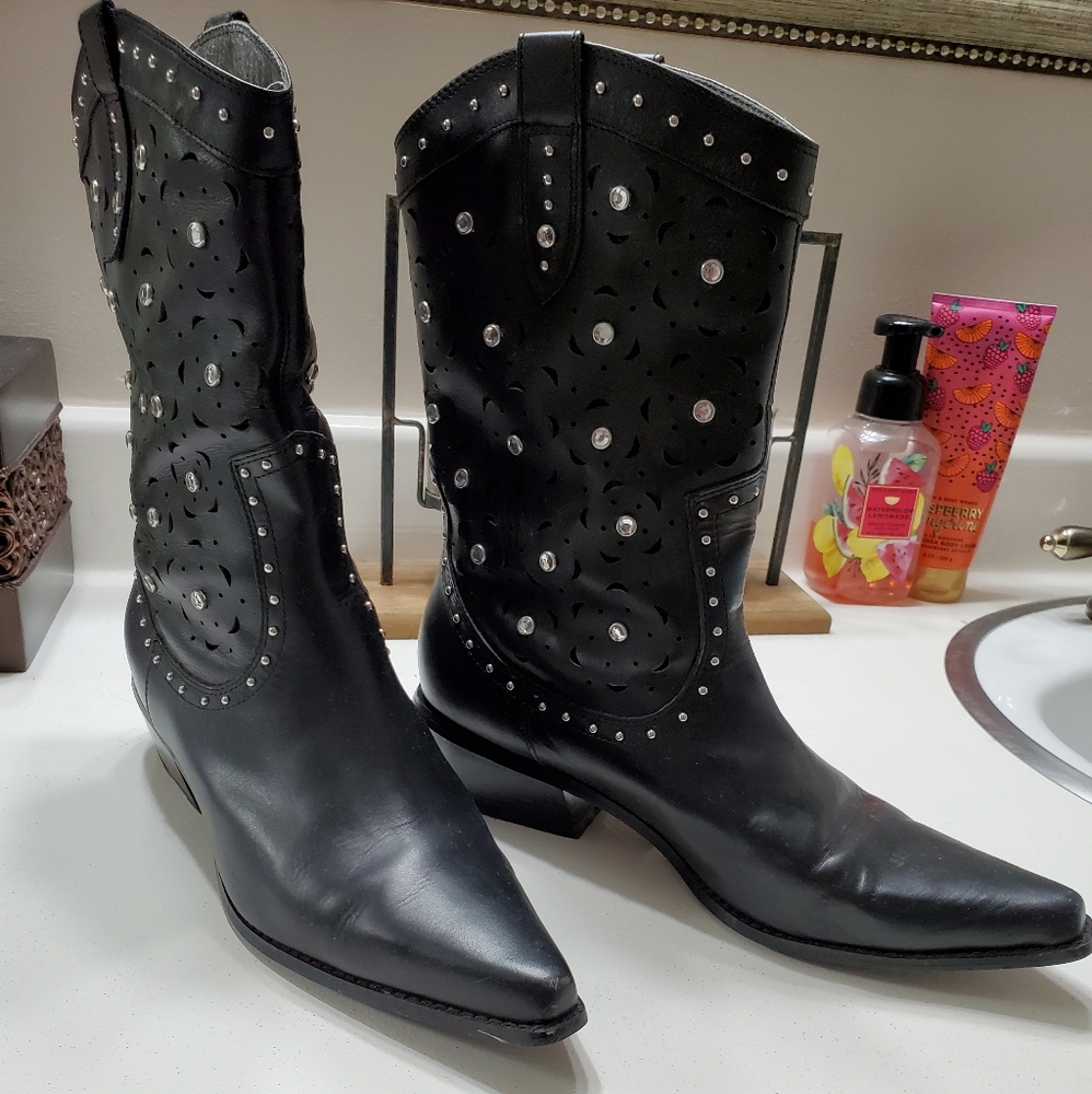 2 lips too, bling  western boots, 9 1/2